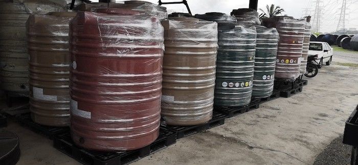Вертикальный резервуар для воды вращающаяся форма Мекрый стальной материал Пластиковый септический топливный бак вращающаяся форма